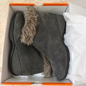 Women’s Sporto Jessie Suede Waterproof Grey Faux Fur Women's Boots 11W